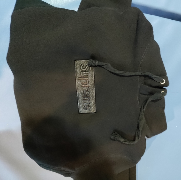 Supreme black on black rare box logo hoodie S